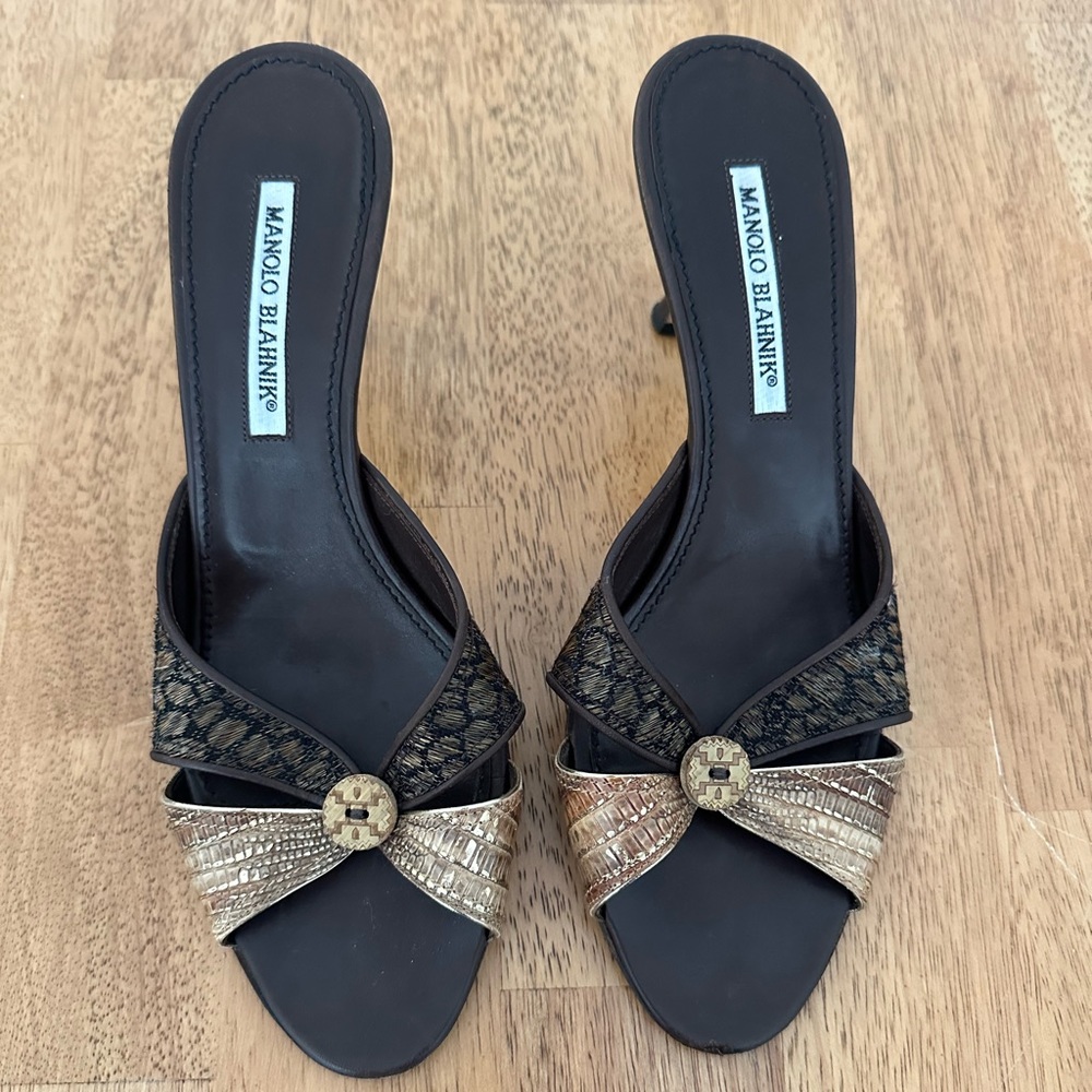 Manolo Blahnik Slip On Heals Sz 39.5